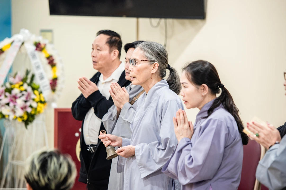 Sydney funeral photographer documenting Buddhist funeral traditions